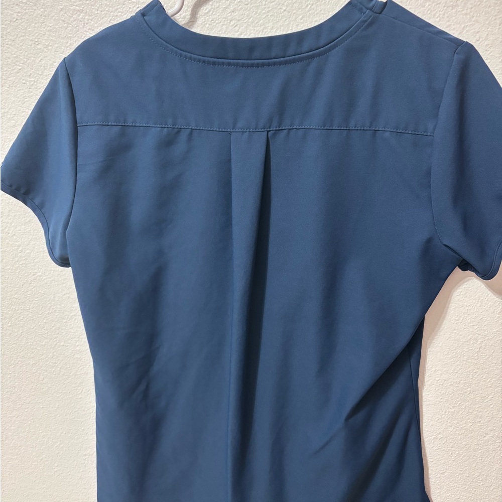 Med Couture Women's Short Sleeve Navy Scrub Top